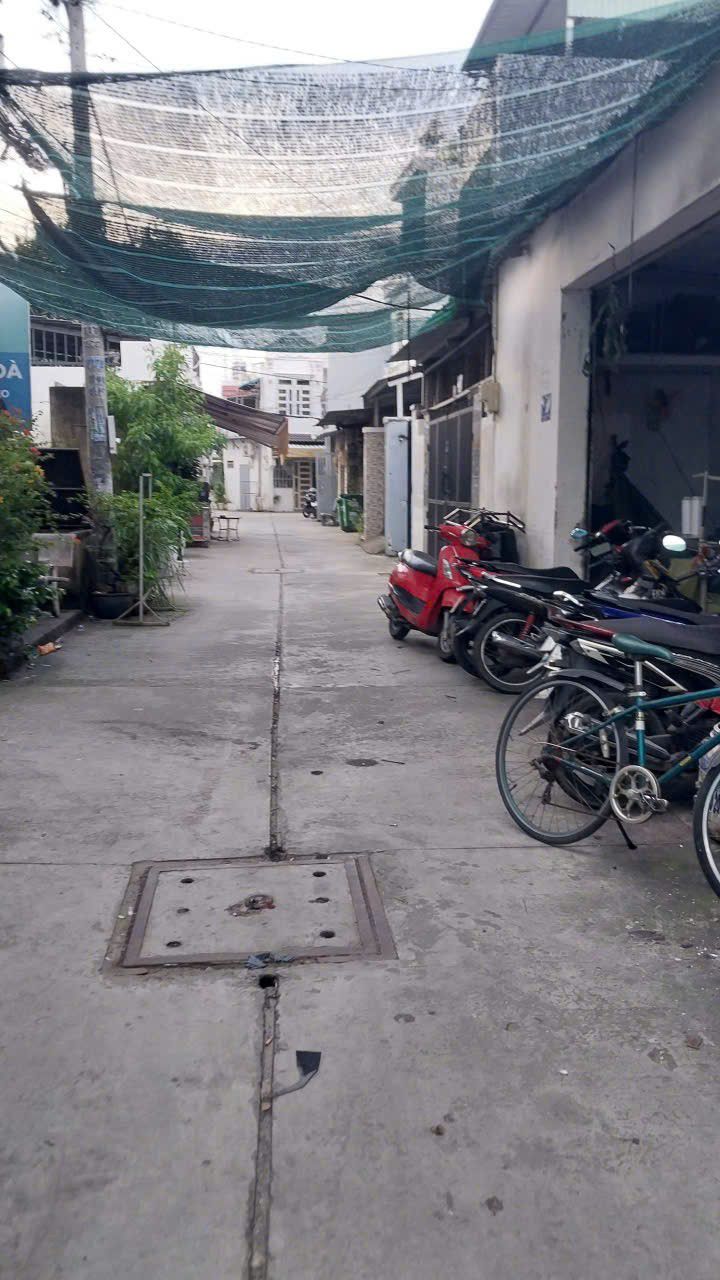 Nhà cấp 4 đường Lê Trọng Tấn, Bình Tân 76m² giá 5.8 tỷ - Vị trí thuận tiện gần chợ và trường học!