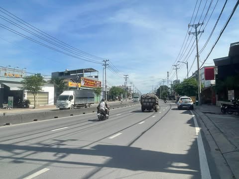 Kho xưởng mặt tiền Đặng Thúc Vịnh, Hóc Môn 750m² giá 32 tỷ - Vị trí sầm uất, giao thông thuận tiện!