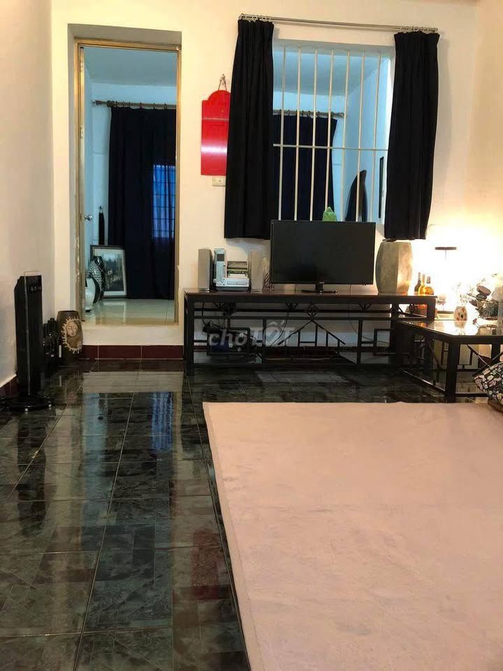 Căn hộ cho thuê Tập thể Công An Đống Đa 60m² giá 10,5 triệu - Nội thất đầy đủ, tiện nghi!