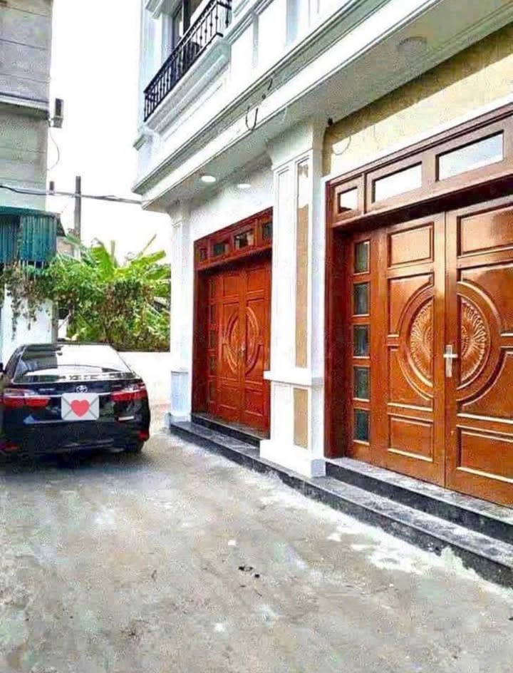 Nhà lô góc 40m² tại Thạch Bàn, giá chỉ 7 tỷ - Ô tô đỗ cửa thoải mái!