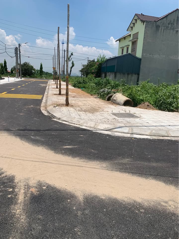 Đất nền lô góc A38, Khu đấu giá Hoàng Tây 109m² - Giá chỉ 2 tỷ!