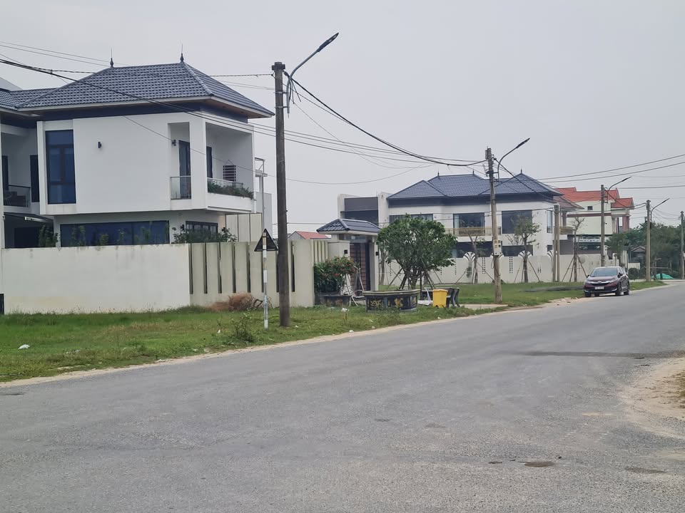 Đất nền 2 mặt tiền đường Lâm Úy, Quảng Bình 222m² giá 4 tỷ - Cơ hội đầu tư hiếm có!