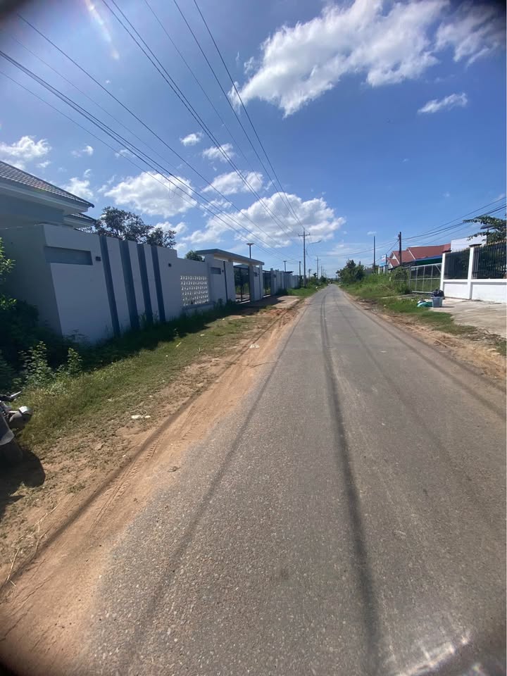 Đất thổ cư Hàm Liêm 419m² giá 2.05 tỷ - Mặt tiền nhựa, sổ hồng chính chủ!