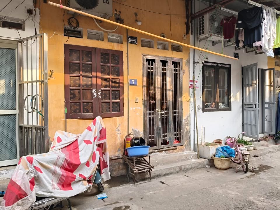 Đất Phú Diễn 38m² giá 5.99 tỷ - Sổ đỏ chính chủ, đầu tư sinh lời!