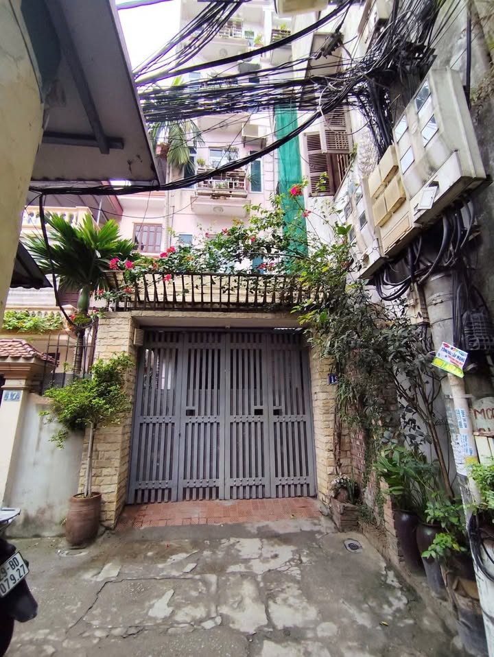 Nhà phố Tân Mai, Hoàng Mai 46m² giá thỏa thuận - Chính chủ bán, sẵn sàng vào ở!