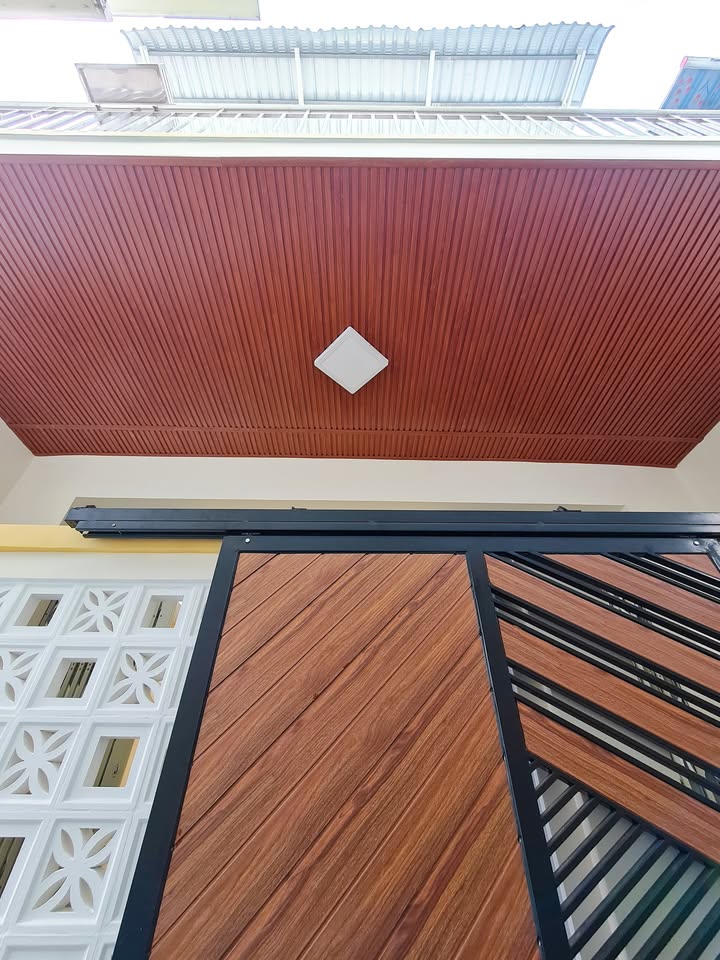 Nhà lầu đúc hẻm 121 đường Cách Mạng Tháng Tám, Cần Thơ 29m² giá 1.72 tỷ - Thương lượng ngay!