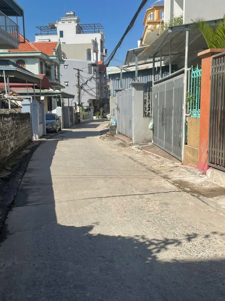 Đất nền Bãi Cháy Hạ Long 92m² giá 2 tỷ - Sổ đỏ chính chủ, ô tô tránh nhau!