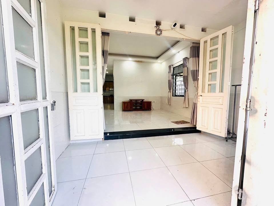 Nhà phố An Phú Đông 58m² giá 2.2 tỷ - Gần chợ Vườn Lài, tiện ích đầy đủ!