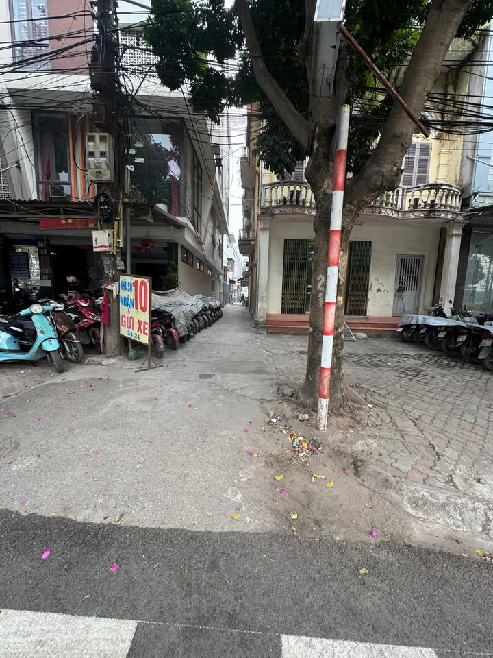 Nhà 3 tầng mặt tiền 10m tại Uy Nỗ, Đông Anh - Giá cực sốc, bán gấp!