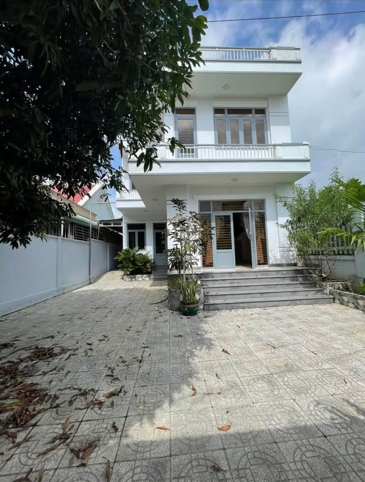 Nhà 2 tầng Tân Phú Đồng Xoài 242m² giá 4 tỷ - Pháp lý rõ ràng, sẵn sàng ở ngay!