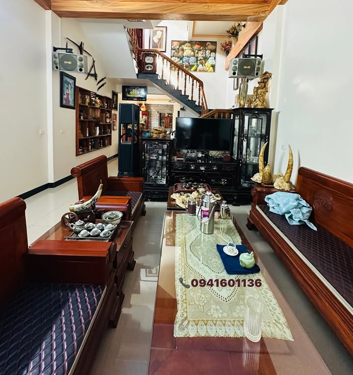 Nhà 2 tầng Phú Sơn 78m² giá 3.X tỷ - Ô tô đỗ cửa, vào ở ngay!