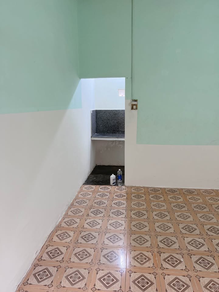 Phòng trọ đường Đinh Công Tráng, Phường Thống Nhất 30m² chỉ 700k - An ninh tốt, tự do giờ giấc!