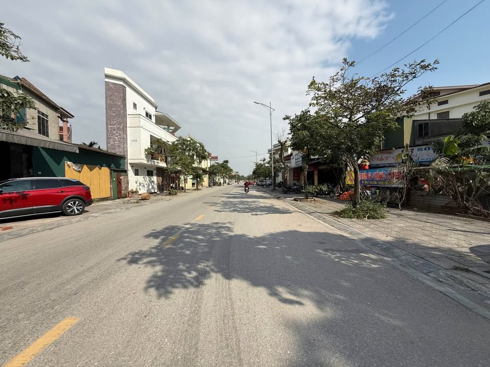 Đất kinh doanh mặt tiền đường Hàn Quốc, phường Vinh Hưng 100.5m² giá 6.55 tỷ - Cơ hội đầu tư hiếm có!