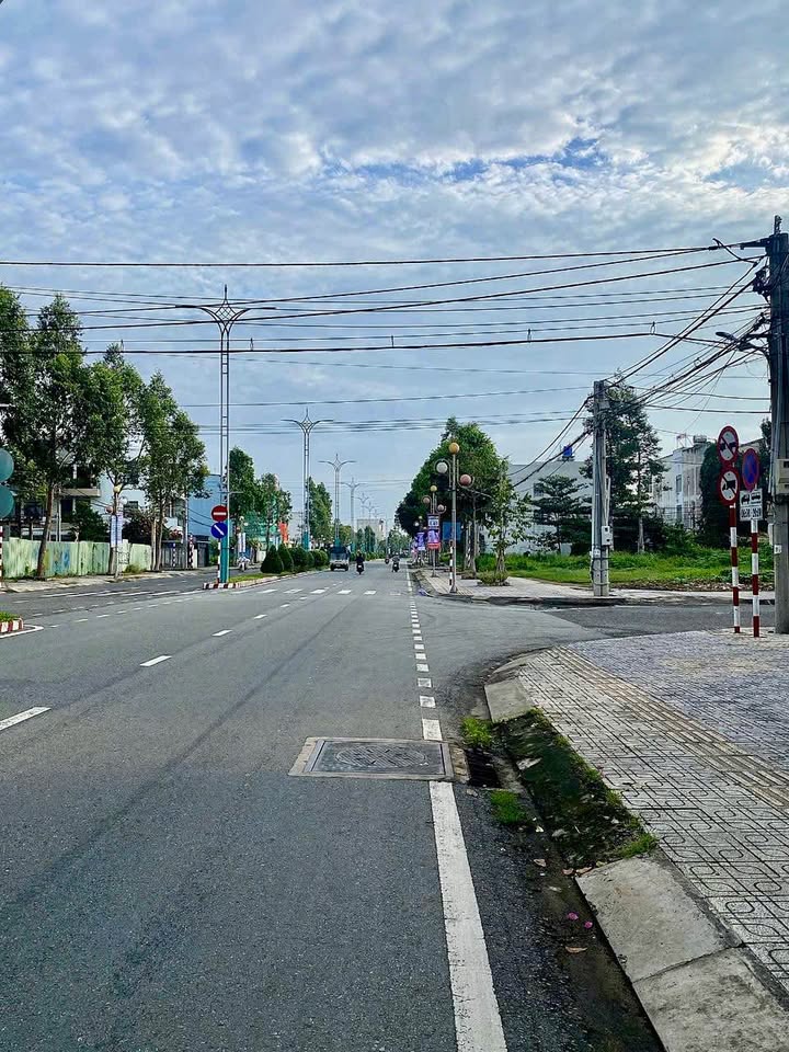 Nhà kho Bến Tre 155m² giá 1.05 tỷ - Sổ đỏ chính chủ, ô tô vào tận nơi!