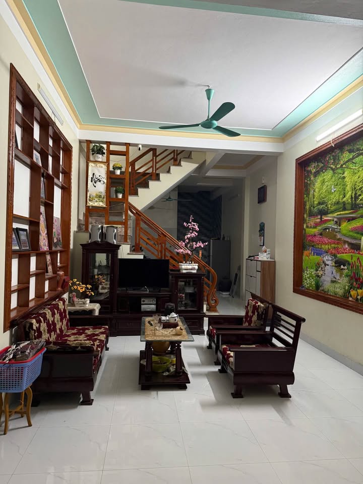 Nhà 3 tầng đường Thành Thái, phường Hàm Rồng, 70m² giá 4 tỷ - Sổ đỏ chính chủ!