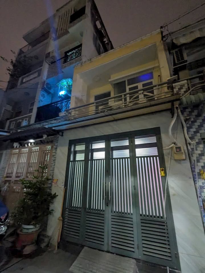 Nhà bán 1 sẹc Chiến Lược, Bình Trị Đông, Bình Tân 37m² - Giá 3.99 tỷ, thương lượng ngay!