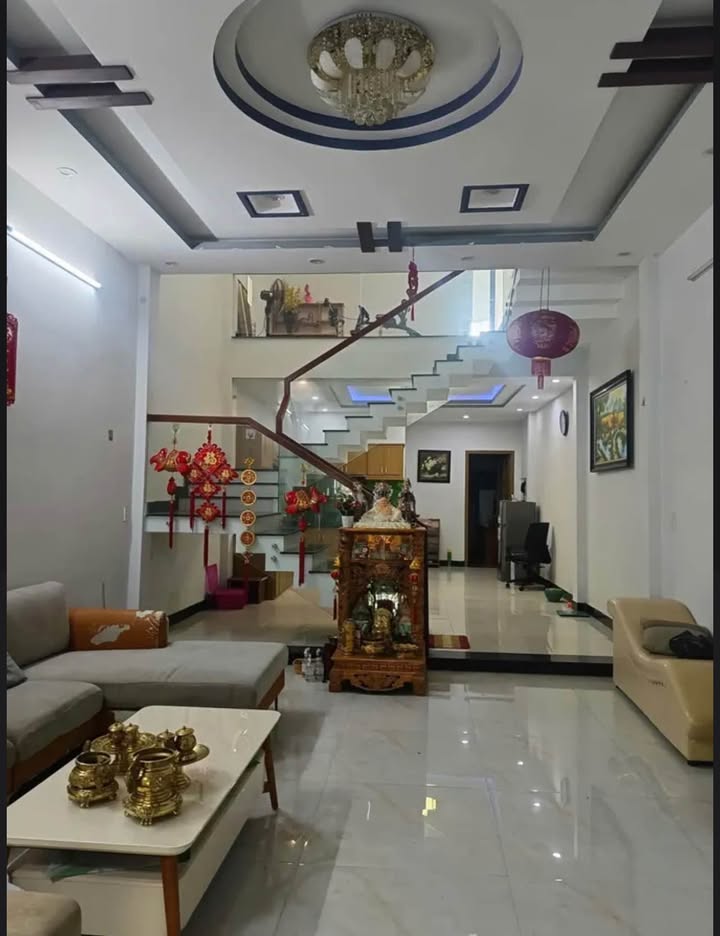 Nhà 2 tầng mặt tiền Tô Hiệu, Liên Chiểu, Đà Nẵng 133m² giá 7 tỷ - Vị trí đắc địa gần chợ và trường học!