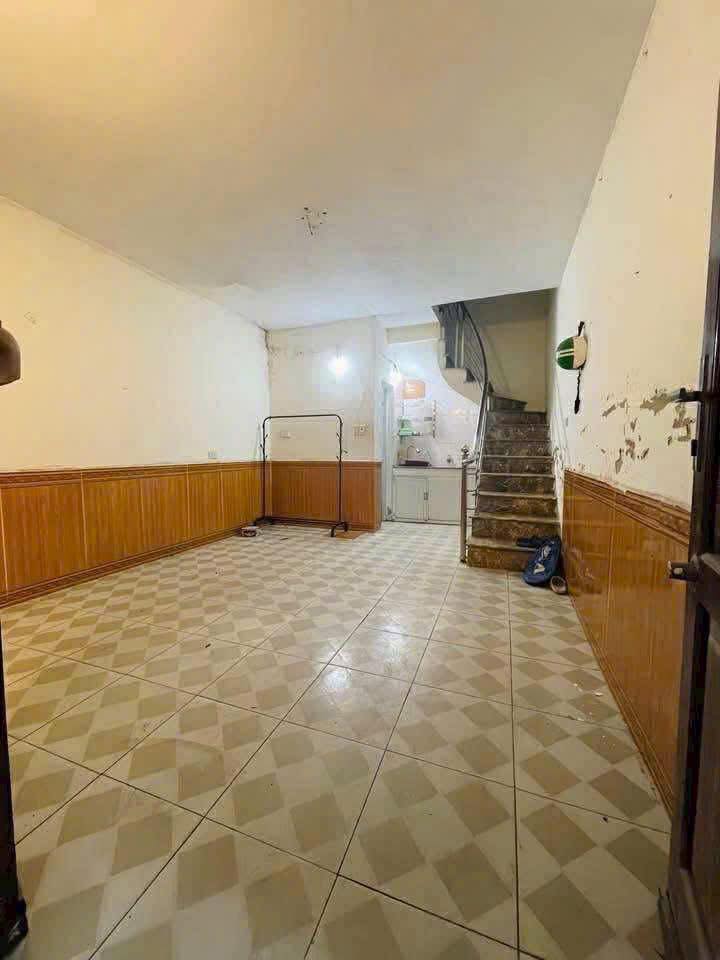 Nhà 2 tầng Ngõ 13 Lĩnh Nam 22m² giá 1.79 tỷ - Pháp lý đầy đủ, chính chủ!