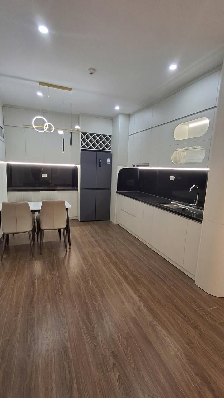 Căn hộ Tháp Doanh Nhân Tower Hà Đông 93m² giá 5 tỷ - Thiết kế hiện đại, ban công Đông Nam