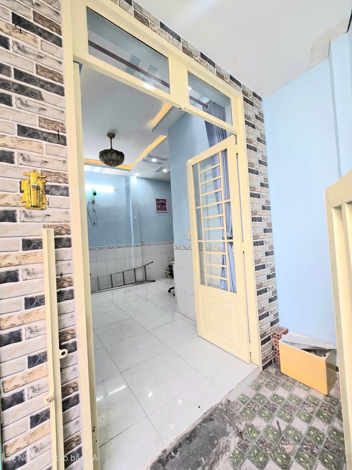 Nhà bán Quận 4 - 21,7m² giá 2,35 tỷ - Nhà mới, an ninh, gần chợ!