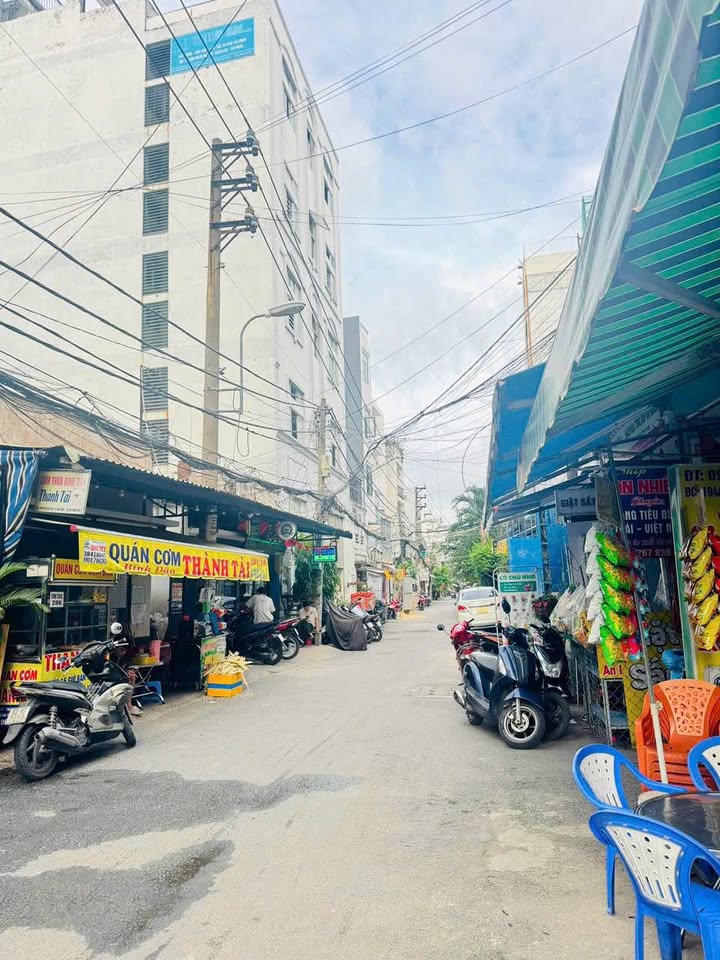 Nhà phố Bùi Đình Túy, Bình Thạnh 309.5m² giá 49.5 tỷ - Hồ bơi sang trọng, thiết kế hiện đại!