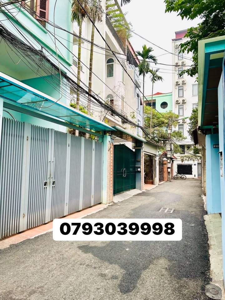 Nhà phố Văn Cao, Ba Đình 46m² giá 12.3 tỷ - Kinh doanh thuận lợi, ngõ rộng gần hồ!