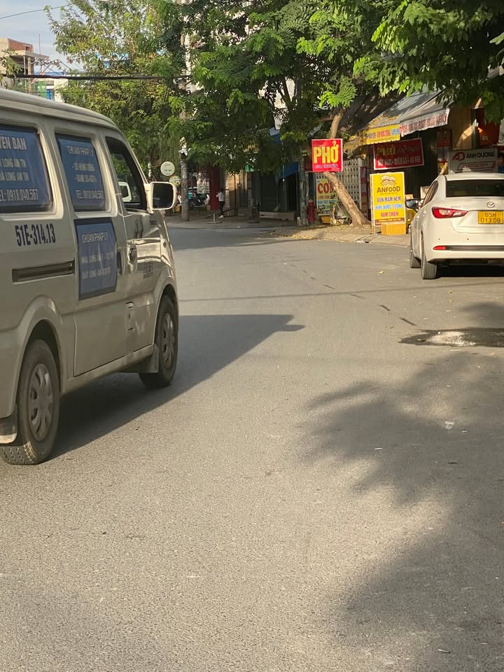 Nhà phố Tân Bình 73m² giá 6.8 tỷ - Sát mặt tiền Nguyễn Phúc Chu, thuận tiện di chuyển!