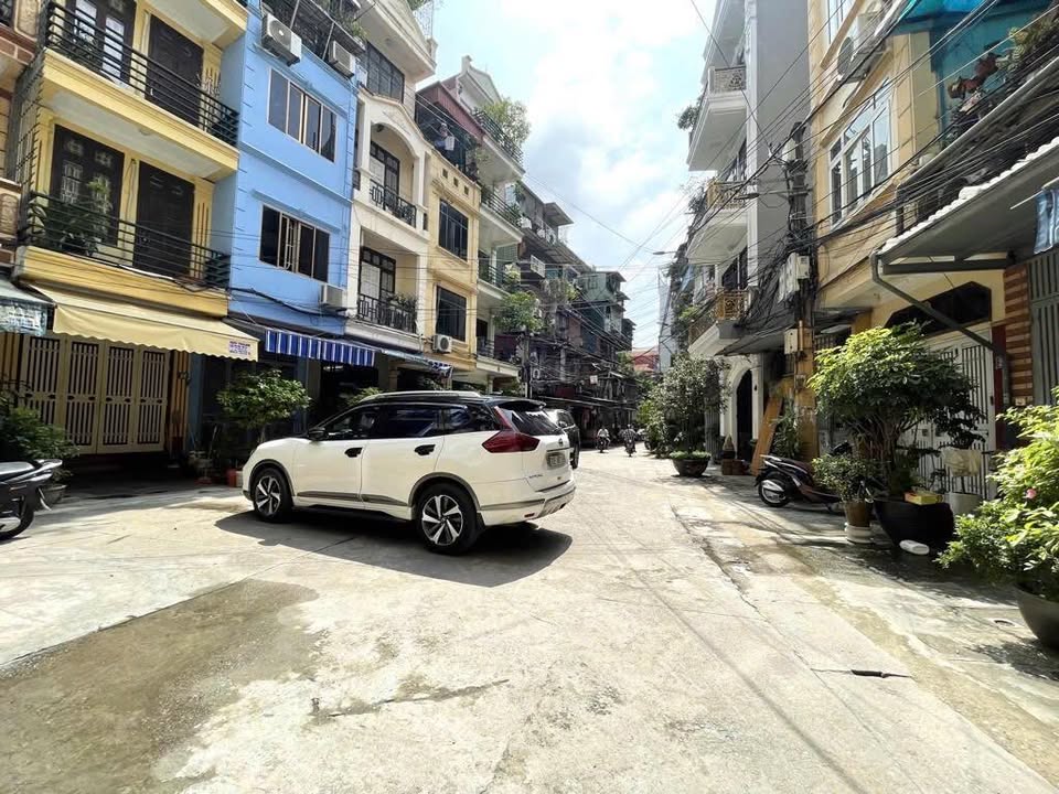 Nhà phân lô Hoàng Hoa Thám, Ba Đình 39m² giá 15.8 tỷ - Ô tô đỗ cửa 24/7!