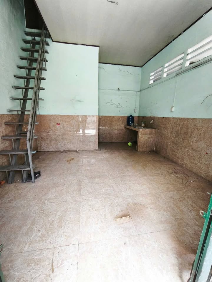 Kiot cho thuê hẻm Nguyễn Tri Phương, Dĩ An 20m² chỉ 3.3 triệu - Phù hợp cho bán online!