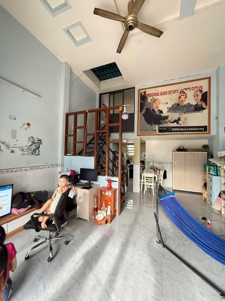 Nhà bán gần đường Chiêu Liêu, phường Tân Đông Hiệp 50m² - Giá chỉ 1.28 tỷ VND, bớt lộc!