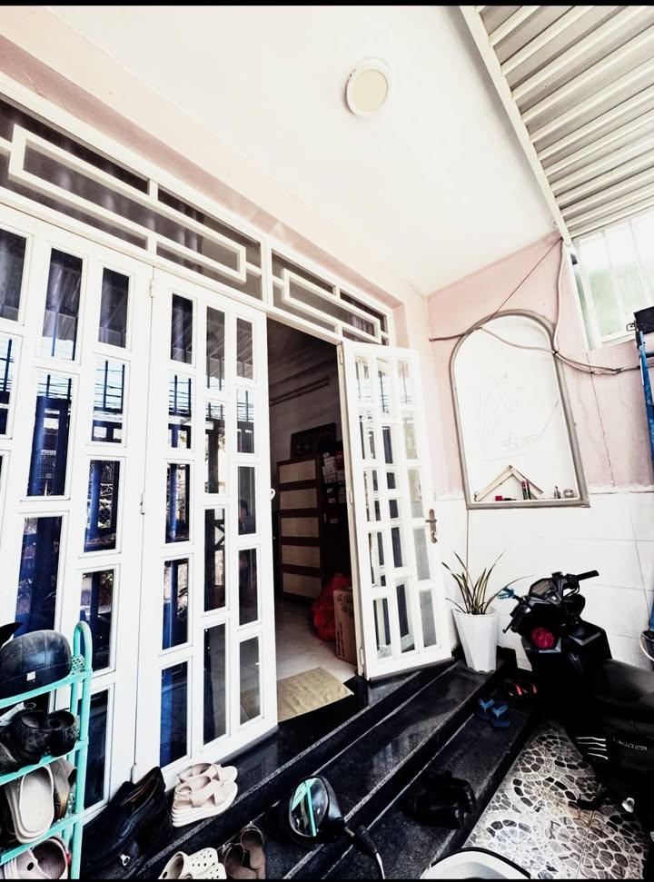 Nhà đẹp Hiệp Bình Chánh 58m² giá 5.2 tỷ - Giảm ngay 600 triệu!