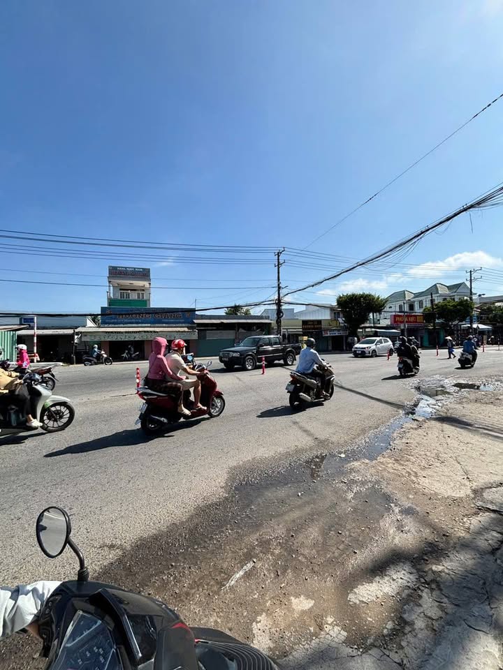 Kiosk cho thuê mặt tiền Nguyễn Trung Trực 15m² giá 2 triệu - Kinh doanh thuận lợi!