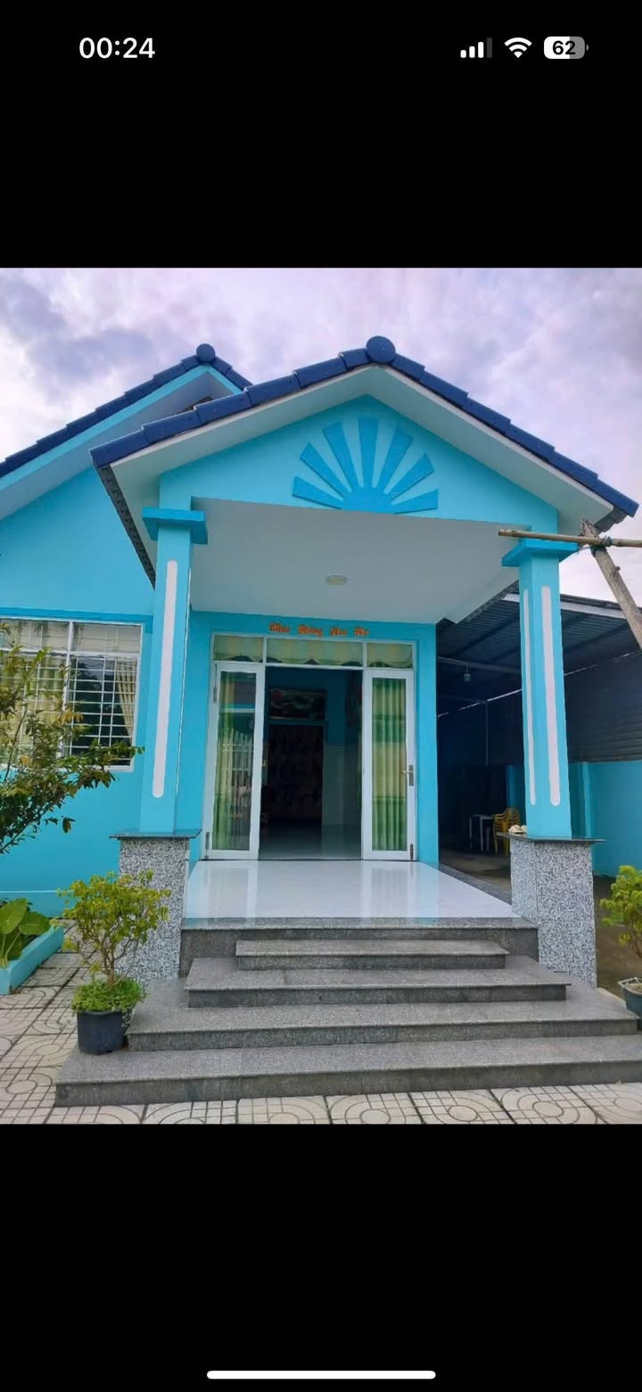 Nhà mới 99% tại Phú Tân, Bến Tre - Diện tích 310m² giá 2.35 tỷ - Sân đậu xe thoải mái!