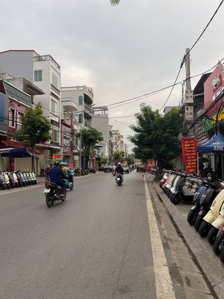 Nhà mặt đường Lê Lợi, Ngô Quyền, Hải Phòng 100m², giá 25 tỷ - Kinh doanh sầm uất!