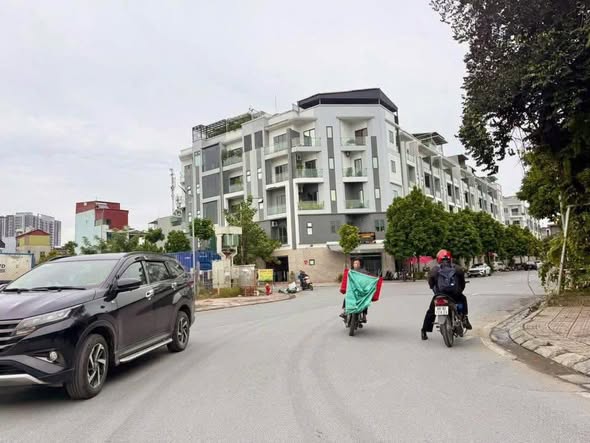 Đất Thượng Thanh, Long Biên 54m² giá thỏa thuận - Vỉa hè kinh doanh sầm uất!