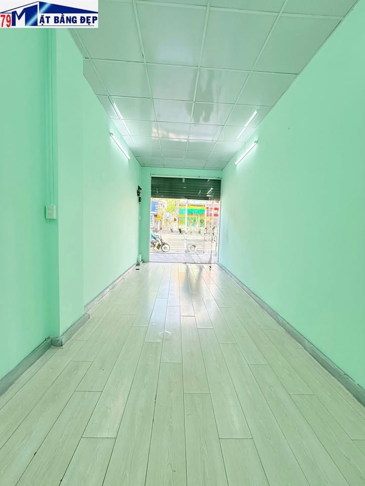Mặt bằng cho thuê đường 2/4, Vĩnh Hải 33m² giá 10 triệu - Kinh doanh tự do, mặt tiền đẹp!
