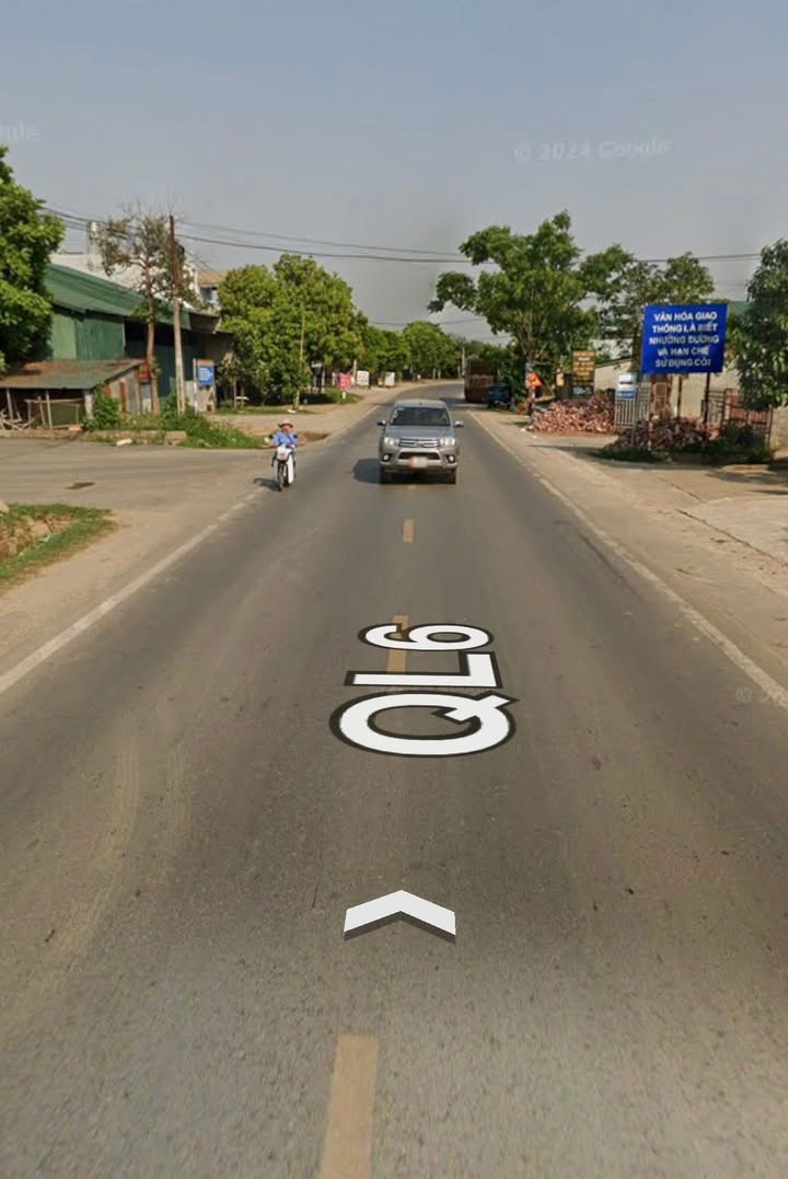 Nhà 2 tầng mặt Quốc Lộ 6, Chiềng Mung, 150m² chỉ 1.999 tỷ - Kinh doanh thuận lợi!