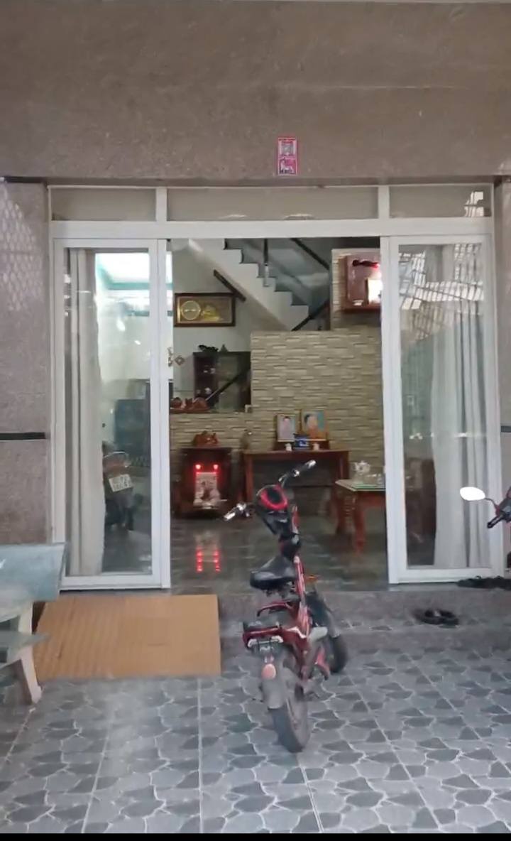 Nhà lầu mới xây tại Đức Hòa 140m² giá 2.29 tỷ - Thiết kế hiện đại, vào ở ngay!