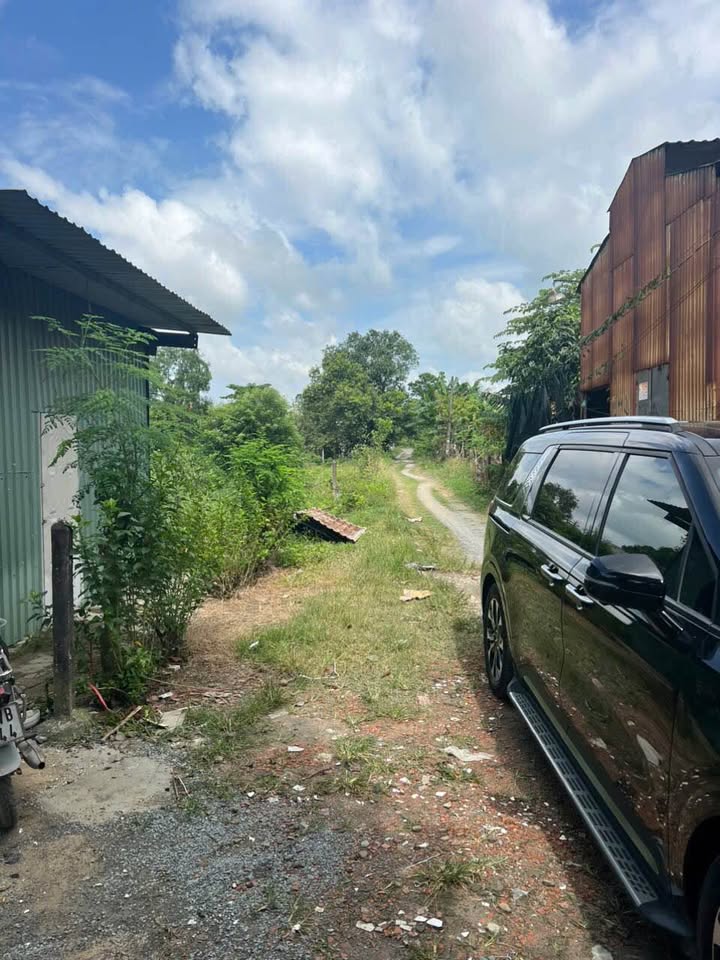 Đất vườn C13 Hòa Phú Củ Chi 210m² giá 2.8 tỷ - Nhà hẻm ô tô thuận tiện!