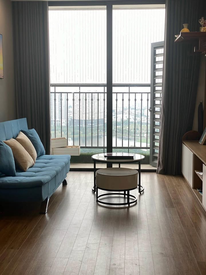 Căn hộ Vinhomes Green Bay 70m² giá 8.35 tỷ - Sổ đỏ lâu dài, Full nội thất sang trọng!