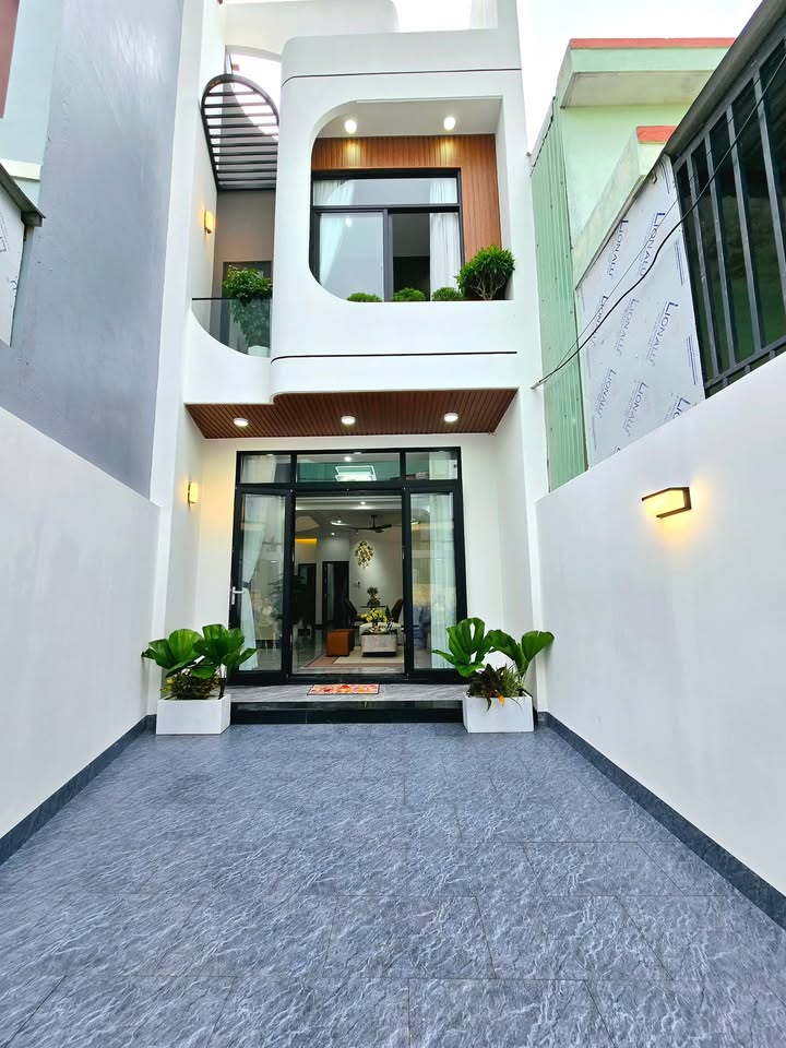 Nhà 2 tầng đường Hoàng Văn Thái, Đà Nẵng 96m² giá 4.75 tỷ - Sẵn sàng vào ở ngay!