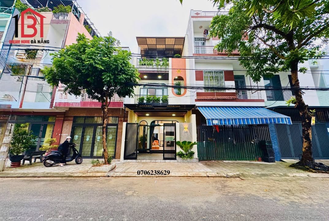 Nhà đẹp Hòa Minh Đà Nẵng 85m² giá 7.99 tỷ - Hướng Đông Nam, gần bến xe!