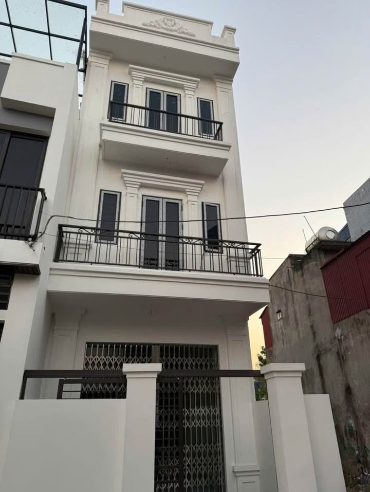 Nhà phố Điện Biên, Nam Định 57m² giá 2 tỷ - Ô tô đỗ cửa, thương lượng thoải mái!