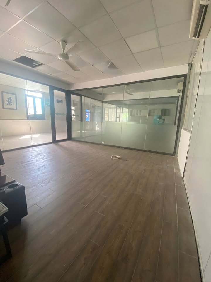 Sàn văn phòng cho thuê tại 4A Tân Mai, 215m² giá 13 triệu - Đường rộng thông thoáng!