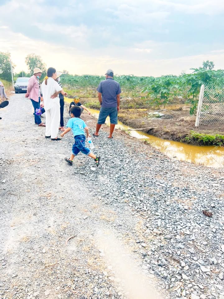 Đất nền xã Thạnh Hoà, Bến Lức 1015m² giá 680 triệu - Đầu tư sinh lời ngay!