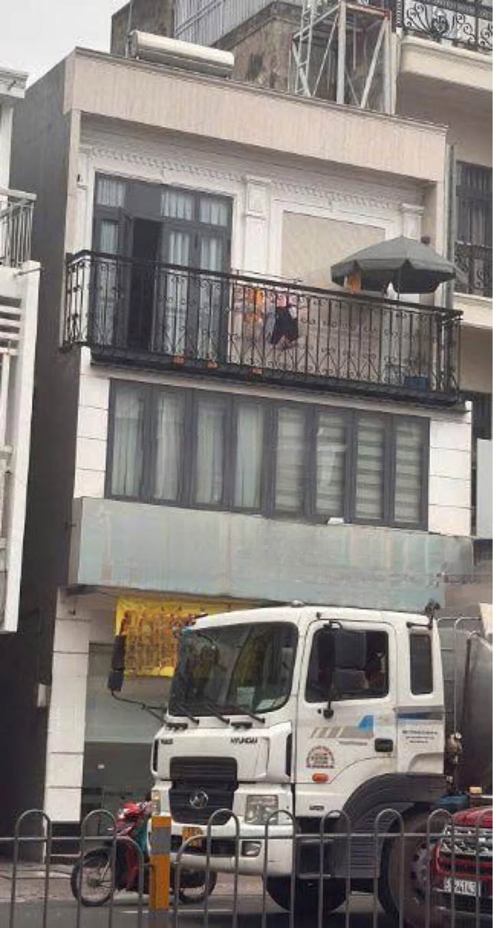 Cho thuê mặt bằng mặt tiền đường Phan Đăng Lưu, Phú Nhuận 60m² - Kinh doanh tự do!