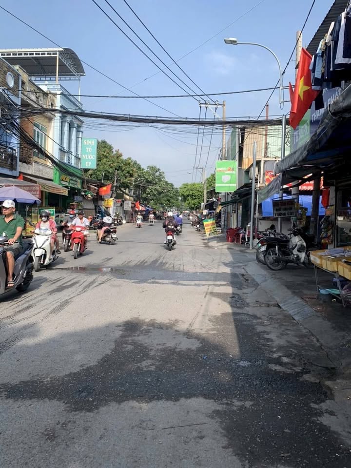 Nhà mặt tiền hẻm lớn đường 48, Thủ Đức 61m² giá 5.99 tỷ - Khu dân cư hiện hữu!