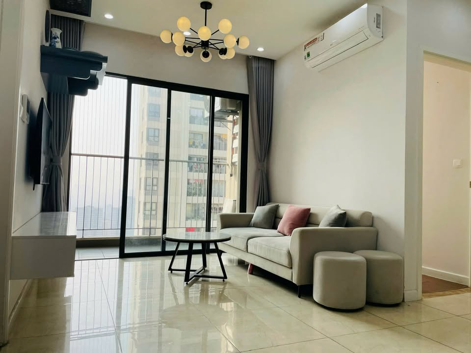 Căn hộ 2PN Vinhomes D'capitale Cầu Giấy 24 triệu - Nội thất đầy đủ, view hồ thoáng