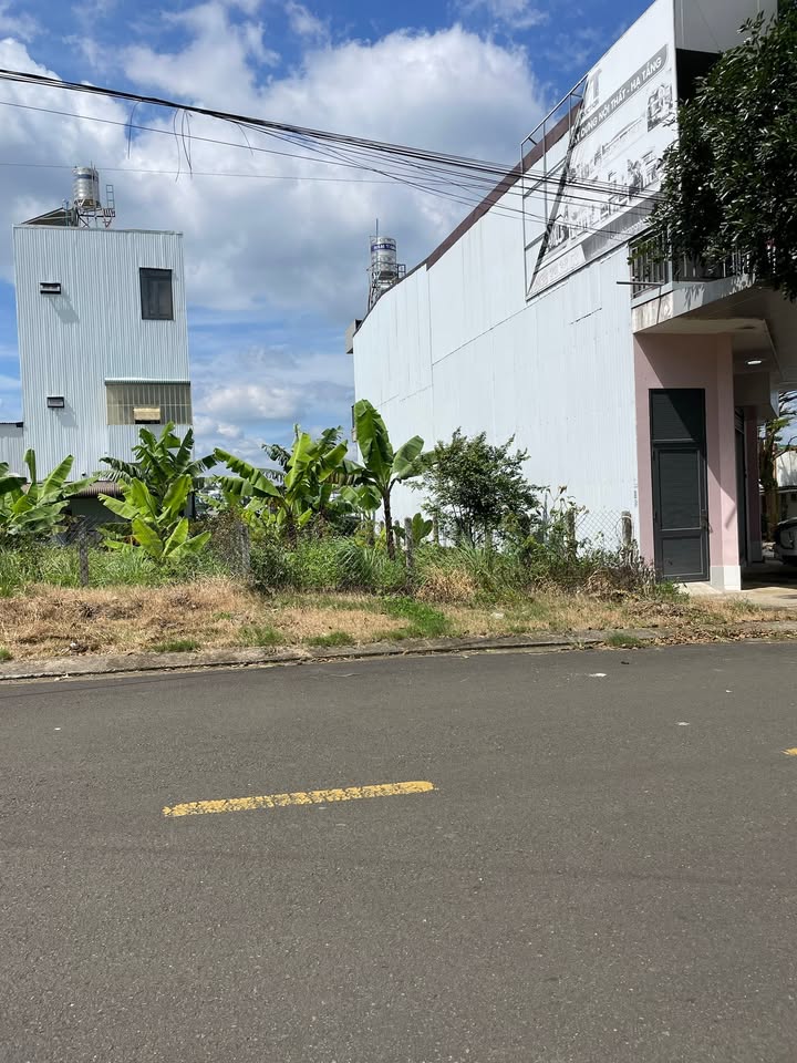 Nhà phố mặt tiền Lương Thế Vinh Bảo Lộc 114m² giá 4.x tỷ - Cơ hội đầu tư tuyệt vời!