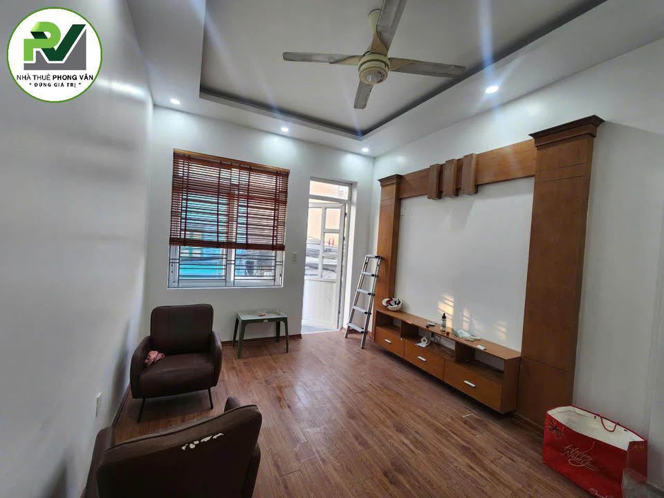 Nhà mặt đường Lực Hành, Hải Phòng 50m² giá 12 triệu - Nhà mới sửa, thích hợp KD và làm văn phòng!